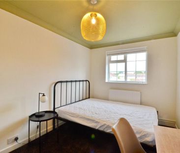 6 bedroom semi-detached house to rent - Photo 5