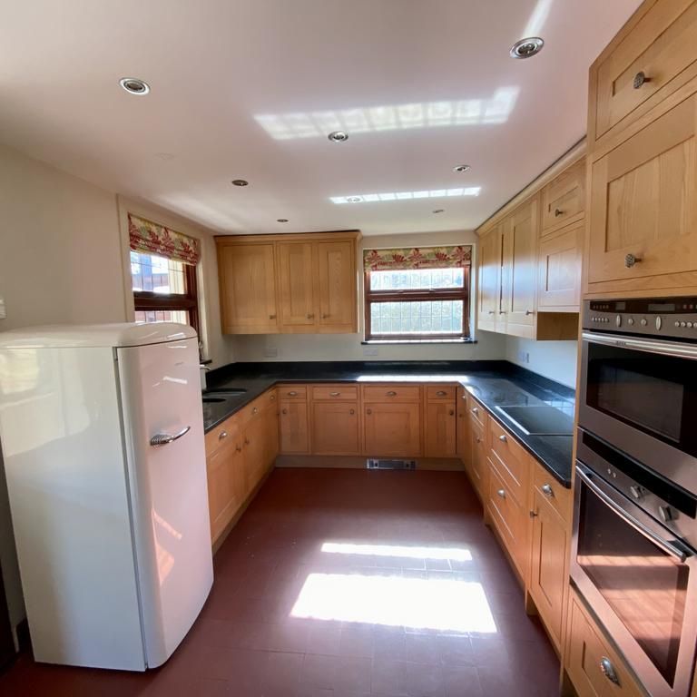 4 bedroom detached house to rent - Photo 1