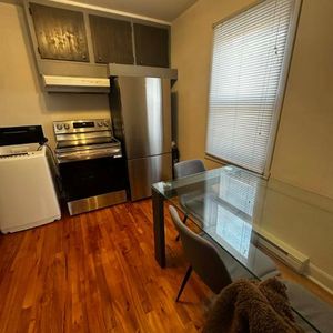 Joli 3 ½ à louer - haut de triplex - Ahuntsic – Libre en juin - Photo 2