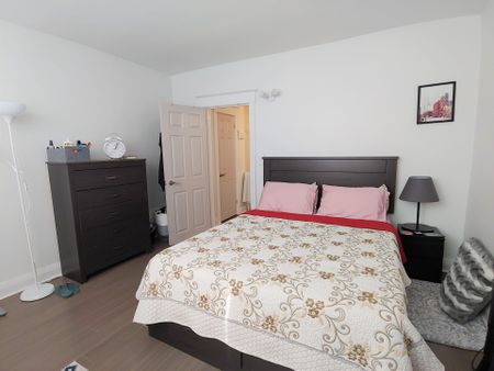 For Lease - 566 Glebeholme Boulevard Unit# 2nd, Toronto, Ontario - Photo 3