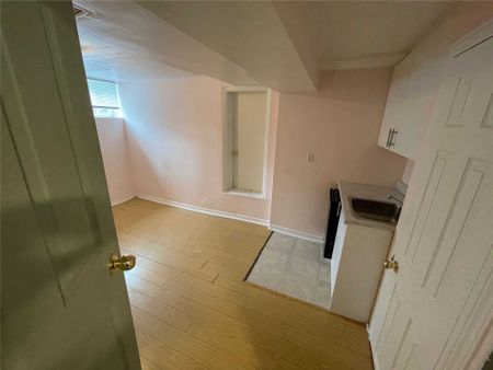 For Lease - 87 Steeles Avenue Unit# UNIT 'A', Toronto, Ontario - Photo 2