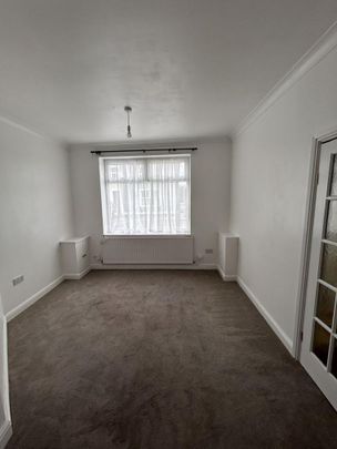 3 bedroom end of terrace house to rent - Photo 1