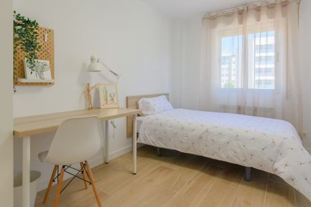 Calle de Pizarro, Getafe, Community of Madrid 28902 - Photo 3