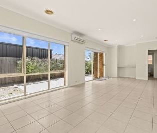 Spacious home in great location - Photo 3