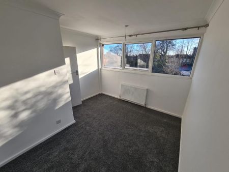 3 Bed End Terrace, Rycroft Avenue, LS13 - Photo 5