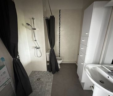 Location Appartement 1 pièce 33m² - Photo 2