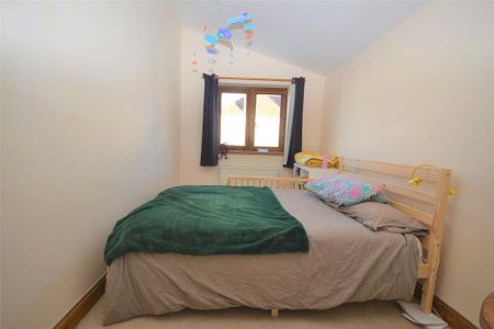 4 bedroom terraced house to rent - Photo 3