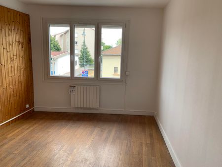 Location Appartement 2 pièces 41m² LA TOUR DE SALVAGNY 69890 - Photo 3