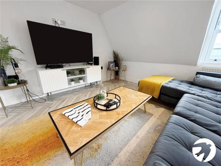 1 bedroom penthouse to rent - Photo 3