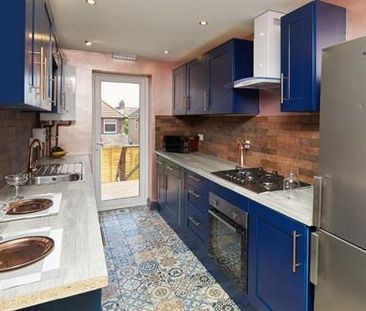 4 bedroom terraced house to rent - Photo 3