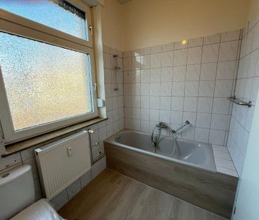 Helle Wohnung mit Charme - neu renoviert mit Küche - Photo 4