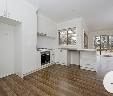 5 Annie Douglas St,Casey - Photo 2