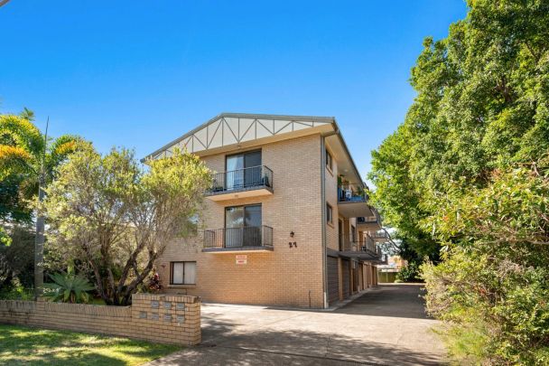 1/27 Joffre Street, Coorparoo. - Photo 1