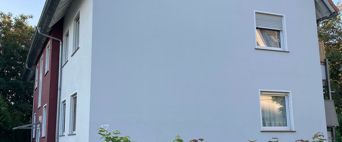 Gemütliche Dachgeschosswohnung in ruhigem Mehrfamilienhaus - Foto 1