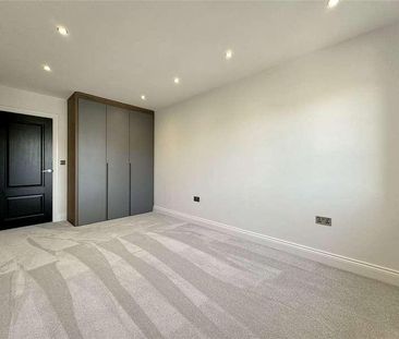 High Cross, Aldenham, Watford, Hertfordshire, WD25 - Photo 3