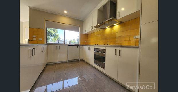 41 Koonawarra Street, Clayton, Vic 3168 - Photo 1