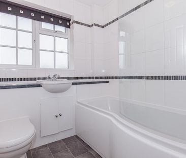 3 bedroom end of terrace house to rent - Photo 5