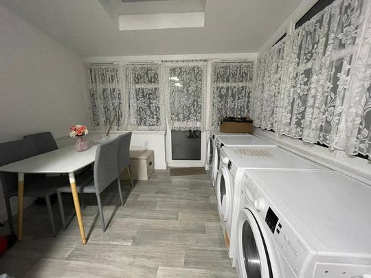 1 bedroom bedsit to rent - Photo 1