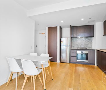 Modern Furnished 2-Bedroom Apartment with Stunning Views in Swansto... - Photo 6