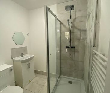 Hughes Road, Hayes, UB3 3AW - Photo 4