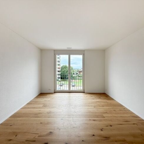 Living in a new and modern apartment - Foto 1