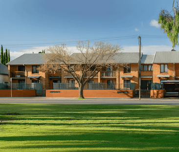 Great location 1 bedroom unit! - Photo 2