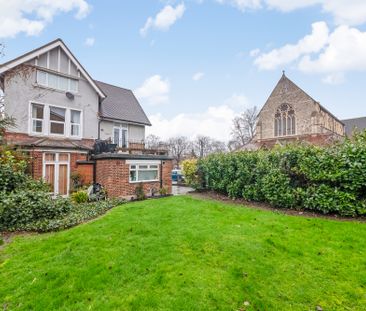 St. Mildreds Road, London, SE12 - Photo 3