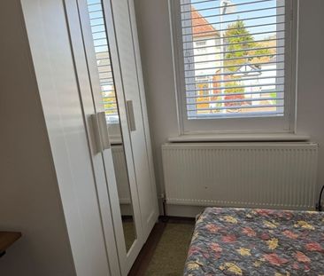 Room in a Shared House, Meldrum Road, IG3 - Photo 4