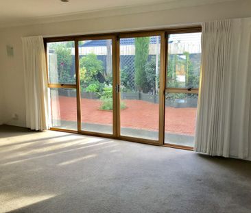 Desirable One Tree Hill - Photo 3