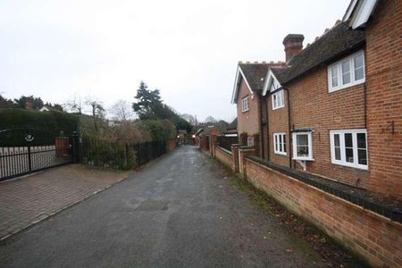 Spring Lane, Farnham Common, SL2 - Photo 5
