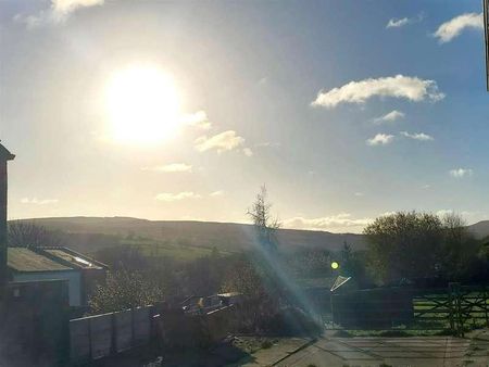 Blakestones, Slaithwaite, Huddersfield, HD7 - Photo 4