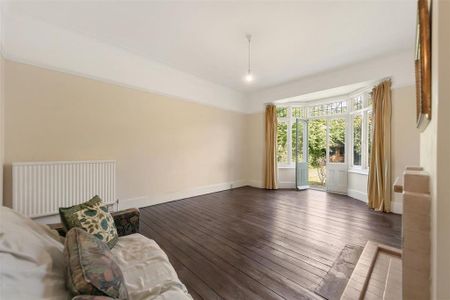4 bedroom semi-detached house to rent - Photo 4