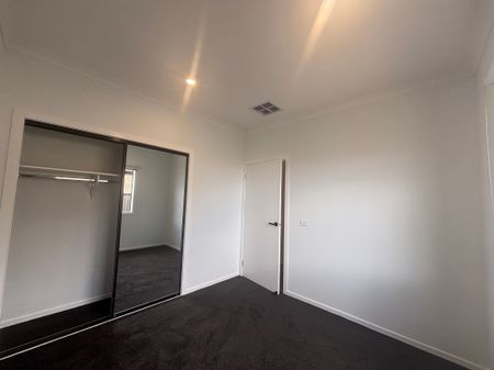 A Perfect Blend of Space, Style, and Comfort - Photo 5