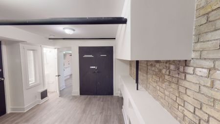 For Lease - 1152 Gerrard Street Unit# Unit 205, Toronto, Ontario - Photo 3