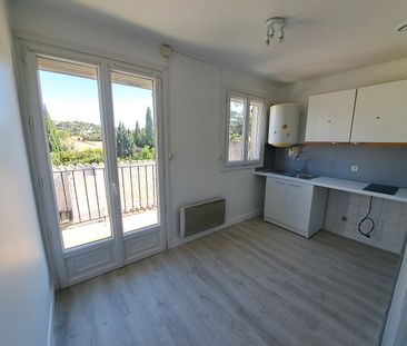 STUDIO Villeneuve Les Avignon 1 pièce(s) 24.42 m2 - Terrasse, - Photo 1