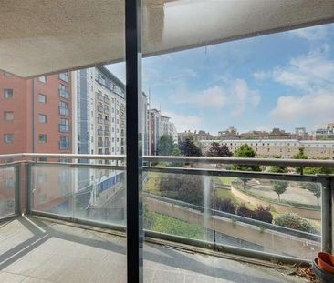 Galaxy Building, Canary Wharf, E14 - Photo 3