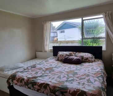 3 Bedrooms in Manurewa - Photo 5