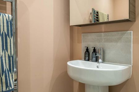 4 bedroom detached house to rent - Photo 5