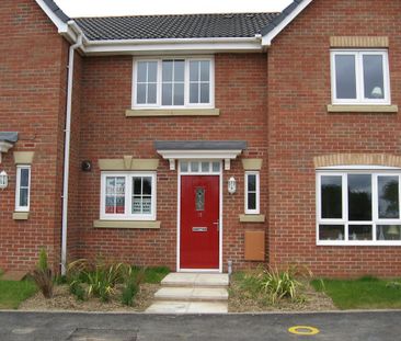 2 bedroom terraced house to rent - Photo 4
