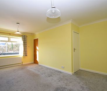 4 bed semi-detached bungalow to rent in Scalby Road, Scarborough, YO13 - Photo 3