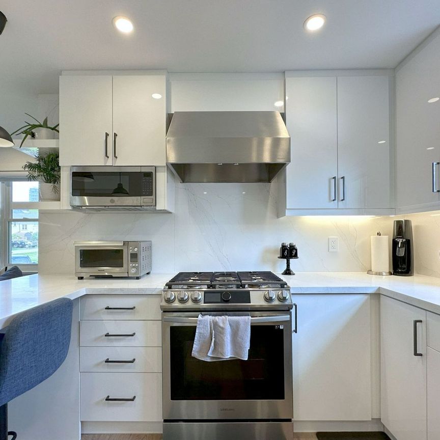 For Lease - 217 Van Dusen Boulevard, Toronto, Ontario - Photo 1