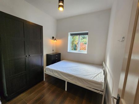 3 bedroom apartment to rent - Photo 5