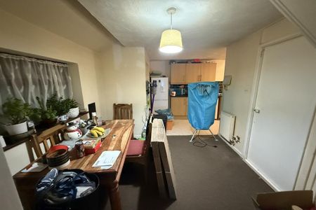 3 bedroom terraced house to rent - Photo 4