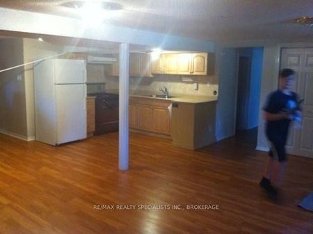 For Lease - 23 Tunbridge Crescent, Toronto, Ontario - Photo 3