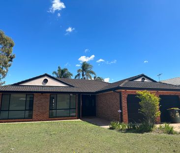 Three Bedroom Family Home - Photo 3