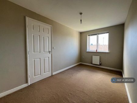 2 bedroom semi-detached house to rent - Photo 3