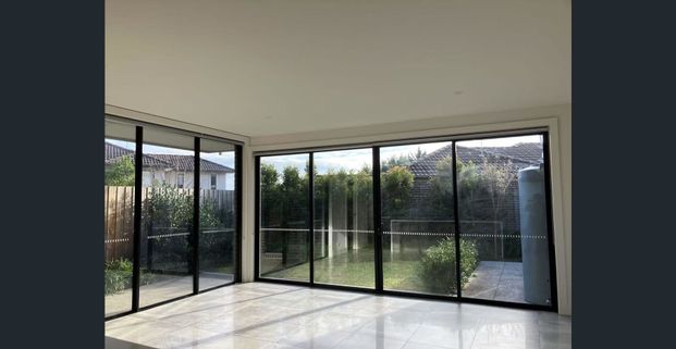 Modern Townhouse! - Photo 1