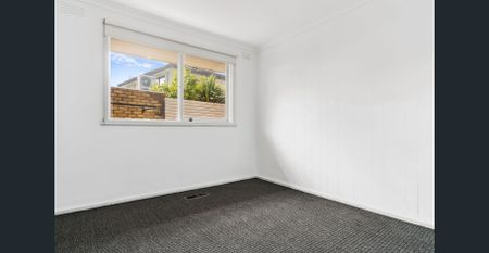 Four Bedroom Family Home in Quiet Court - Photo 5