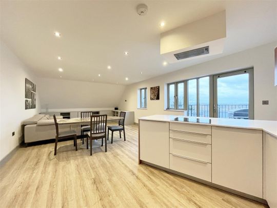 2 bedroom Duplex to rent - Photo 1