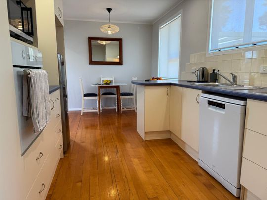 3-Bedroom Home in Prime Pakuranga Location - Photo 1